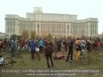 poze foto imagini eveniment mars protest bicicleta 27 oct 2012 Bucuresti Existam si o sa avem banda pista piste ilegale biciclisti, casa poporului parc izvor bicicleta ridicata in aer parlament, ceicunoi.wordpress.com 1